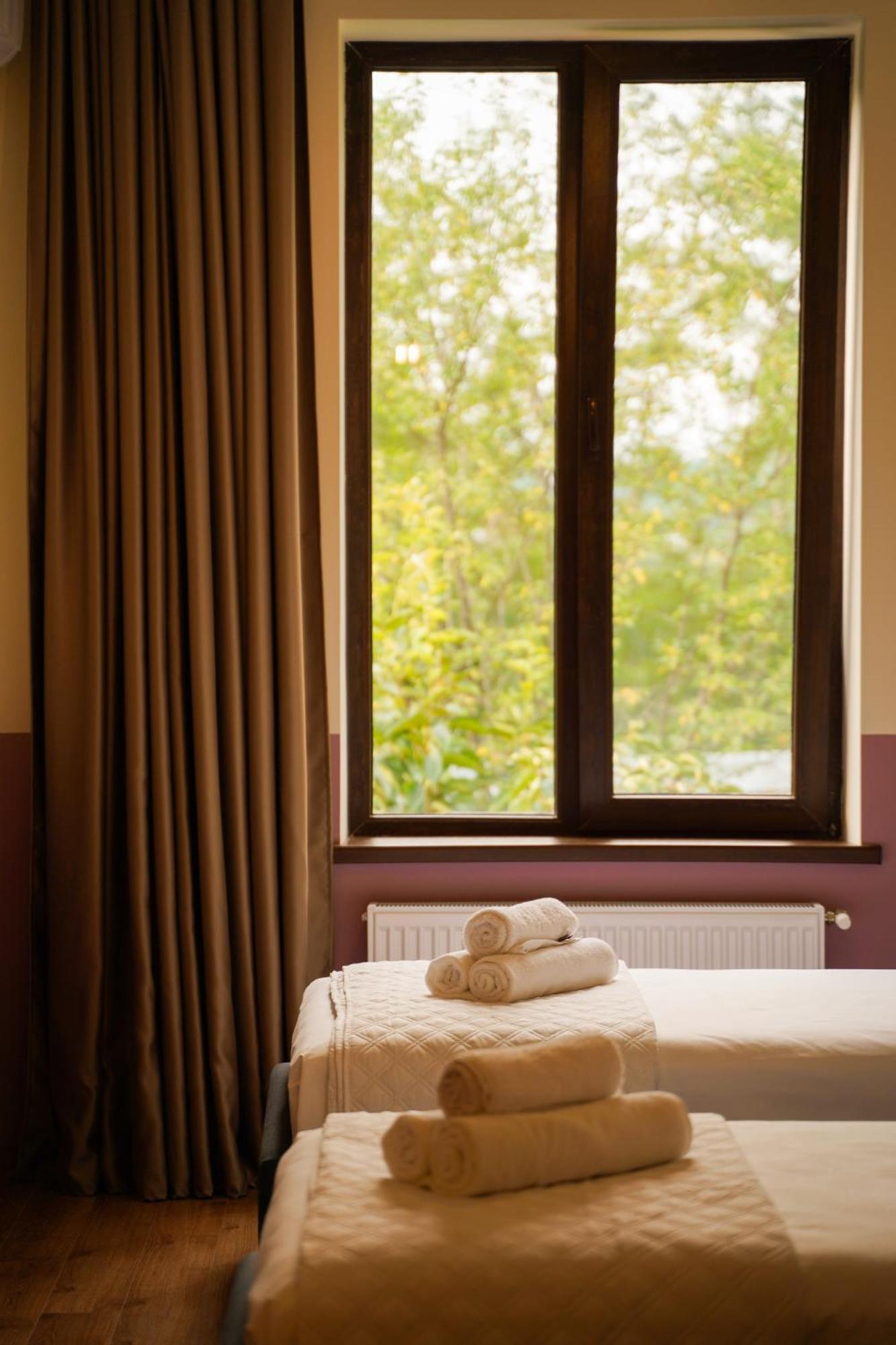 Dro Hotel Kutaisi Exterior photo